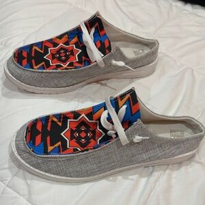 NEW Colorful Slip-On Shoes with Patterned Design size 42